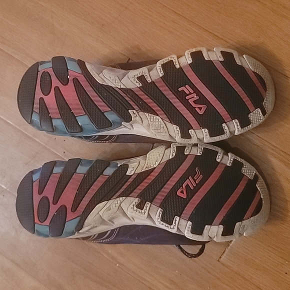 🌟Fila🌟 size 9 1/2 blue/red tones running shoes🌟 - Picture 4 of 7